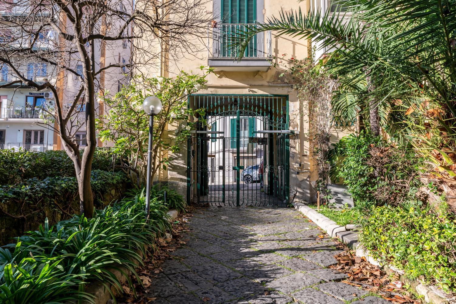 Via Annibale Caccavello 10 - Primo Piano Appartement